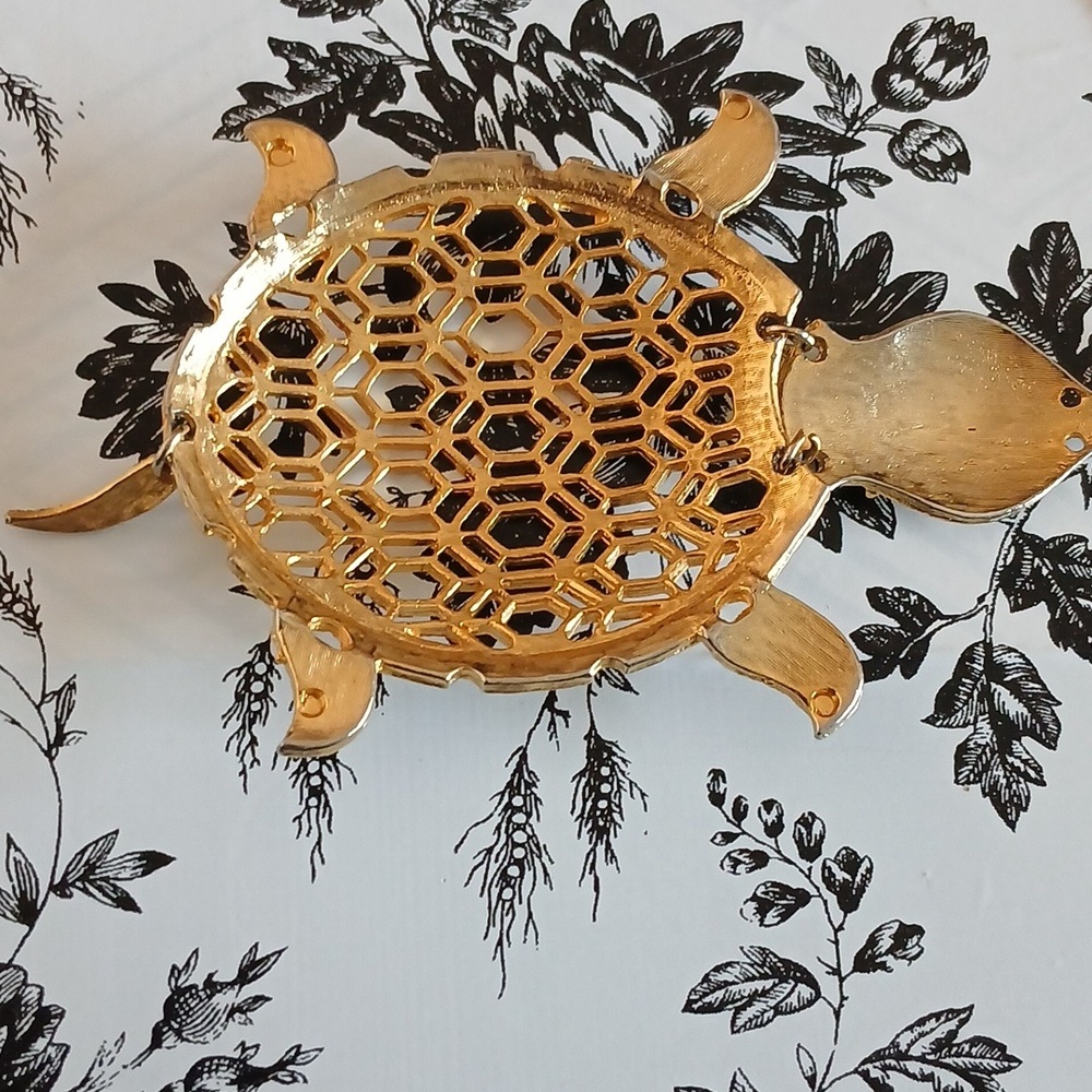 Vintage Large Intricate Animal 3 Strand Goldtone Turtle Statement Necklace - Picture 9 of 12
